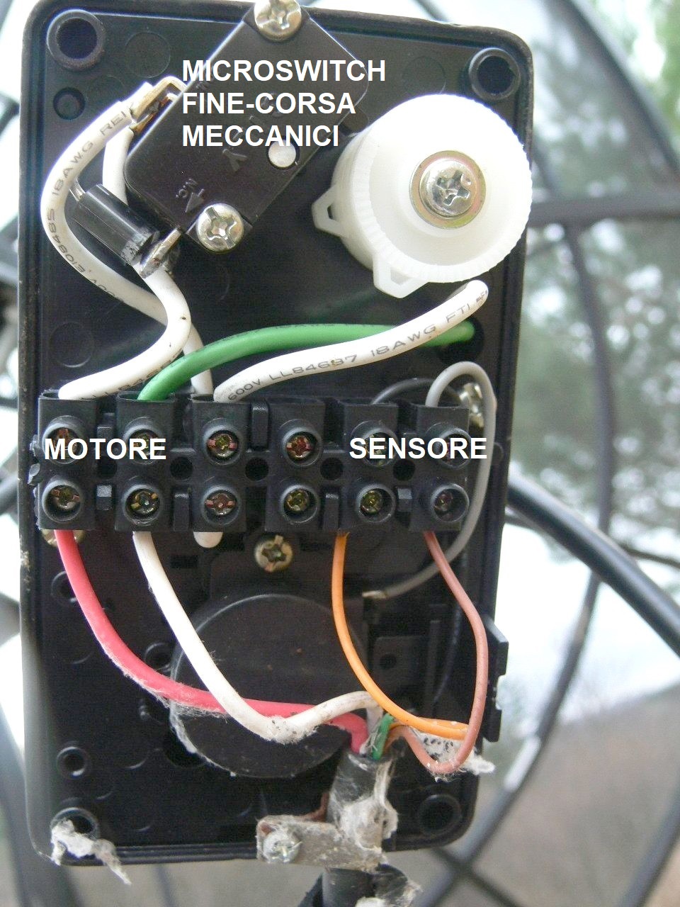 Cavi di collegamento tra il decoder/posizionatore e il motore a pistone/rotore H-H
