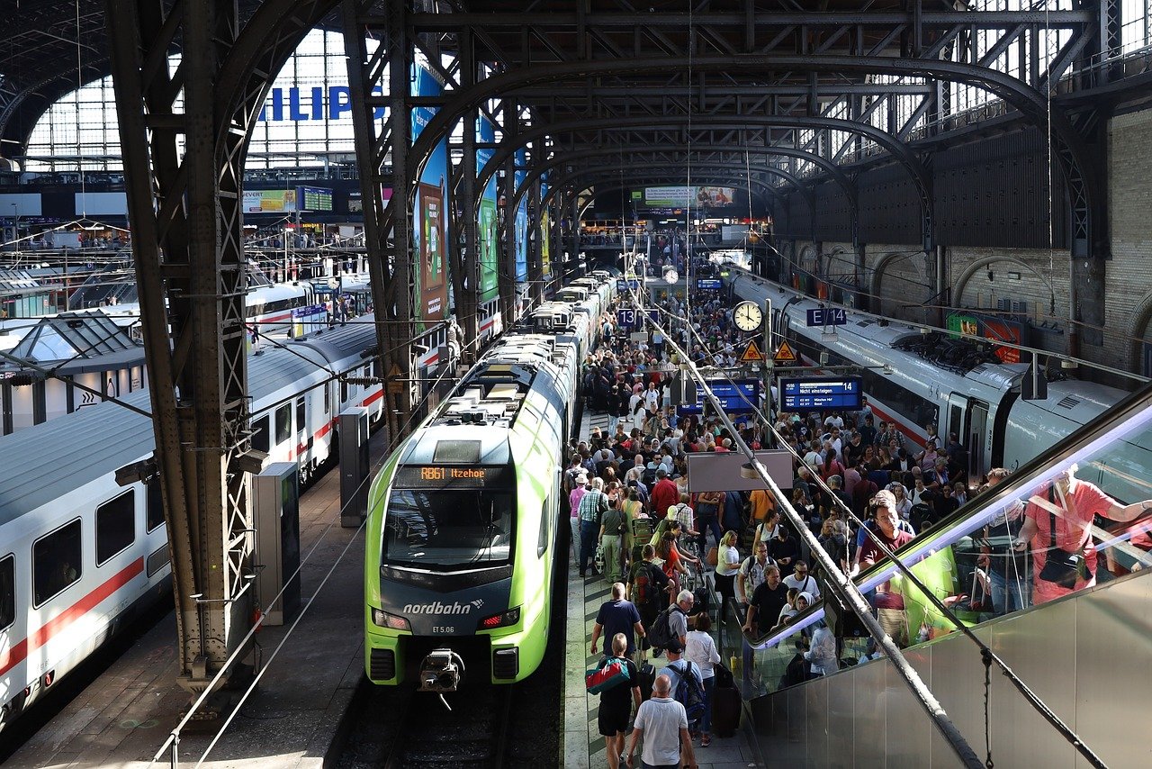 Trainline: 7 viaggiatori italiani su 10 acquistano i biglietti del treno online